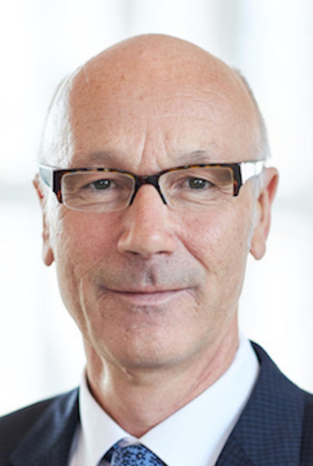 Porträt von Prof. Dr. Jörg van Schoonhoven, HandTraumaRegister DGH, Generalsekretär der DGH